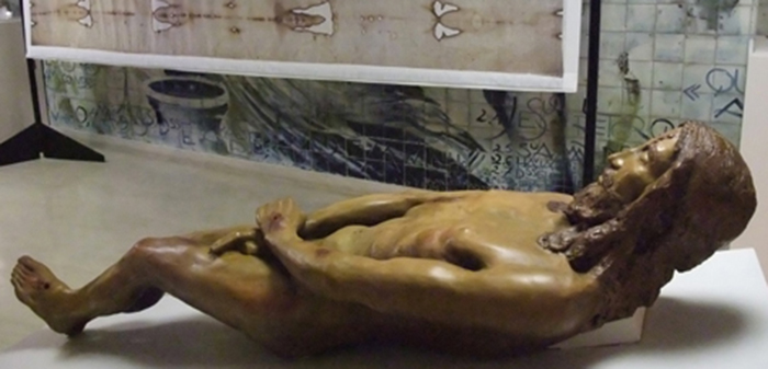 Fig. 3 - Il Corpo dell'Uomo della Sindone - Statua di Luigi Mattei