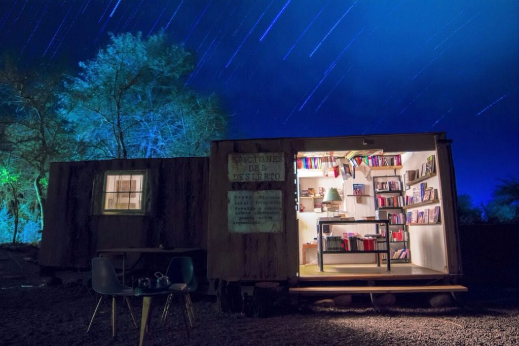 libreria nel deserto di Atacama in Cile